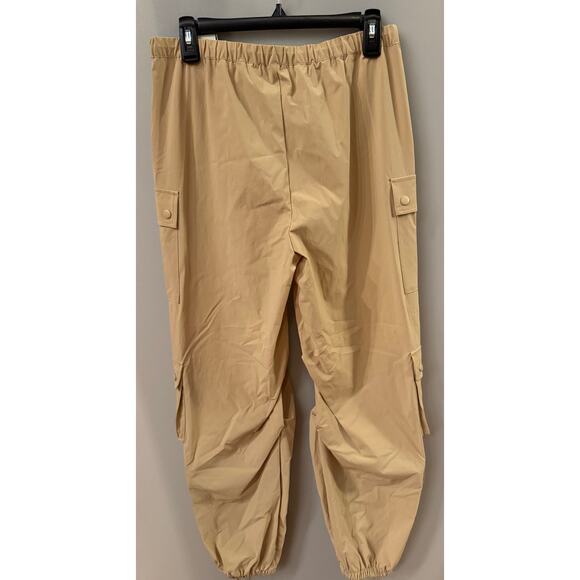 ALICE + OLIVIA Stretch-shell cargo pants size 6 Color: Sand (New) - Picture 4 of 5